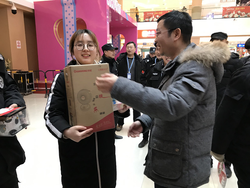 二月生日員工抽得禮品_副本.jpg 二月生日員工抽得禮品_副本.jpg